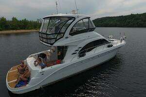 BEACH-CRAFT 2005 Sea Ray 500 Sedan Bridge Yacht For Sale in Stillwater MN