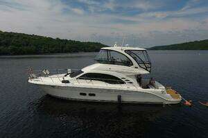 BEACH-CRAFT 2005 Sea Ray 500 Sedan Bridge Yacht For Sale in Stillwater MN