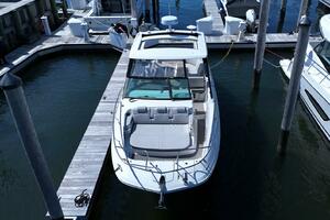 Photo 5270928 for 2023 Sea Ray 320 Sundancer  