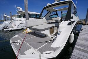 Photo 5270936 for 2023 Sea Ray 320 Sundancer  
