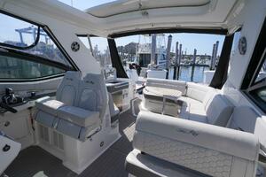 Photo 5270949 for 2023 Sea Ray 320 Sundancer  