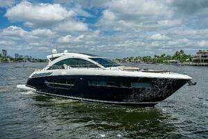  2017 Cruisers Yachts 60 Cantius Yacht For Sale in Fort Lauderdale FL