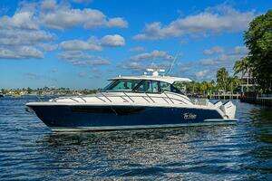  2023 Tiara Yachts 43 LE Yacht For Sale in Fort Lauderdale FL