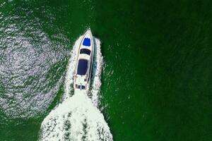 ALISA 2004 Azimut 62 Yacht For Sale in Miami Beach FL