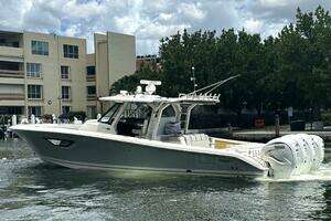 SEASOKI 2022 Pursuit S 428 Yacht For Sale in Fort Lauderdale FL