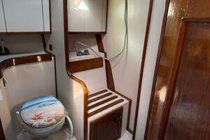 1985 Endeavour 42 thumbnail 32