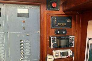 1985 Endeavour 42 thumbnail 58