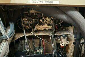 1985 Endeavour 42 thumbnail 30
