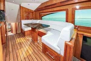 2008 Hatteras 64 Enclosed Bridge thumbnail 38