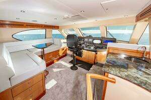 2008 Hatteras 64 Enclosed Bridge thumbnail 15