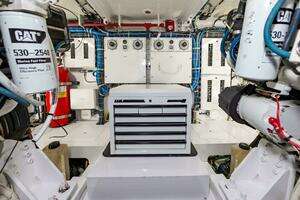 2008 Hatteras 64 Enclosed Bridge thumbnail 69