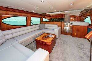 2008 Hatteras 64 Enclosed Bridge thumbnail 35