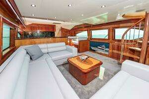 2008 Hatteras 64 Enclosed Bridge thumbnail 5