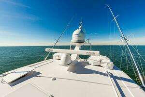 2008 Hatteras 64 Enclosed Bridge thumbnail 27