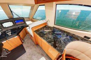 2008 Hatteras 64 Enclosed Bridge thumbnail 24