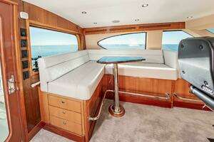 2008 Hatteras 64 Enclosed Bridge thumbnail 23