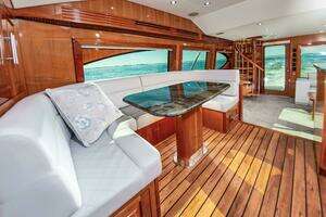 2008 Hatteras 64 Enclosed Bridge thumbnail 39