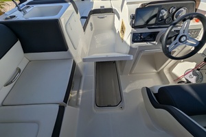 19ft Bayliner Yacht For Sale