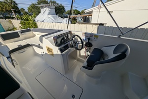19ft Bayliner Yacht For Sale