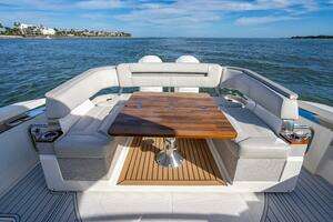 2022 Tiara Yachts 43 LS thumbnail 35