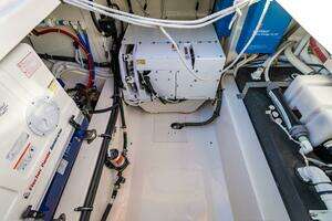 2022 Tiara Yachts 43 LS thumbnail 81