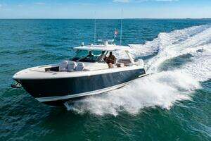 2022 Tiara Yachts 43 LS thumbnail 7