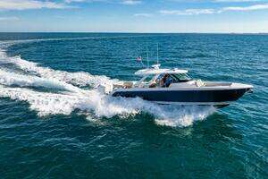 2022 Tiara Yachts 43 LS thumbnail 22