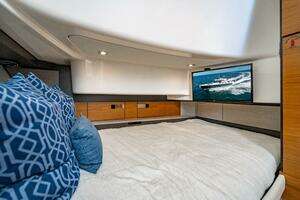 2022 Tiara Yachts 43 LS thumbnail 76