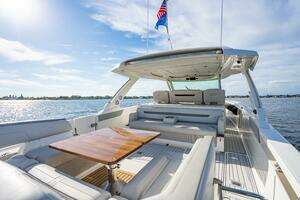 2022 Tiara Yachts 43 LS thumbnail 40