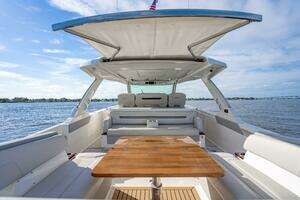 2022 Tiara Yachts 43 LS thumbnail 49