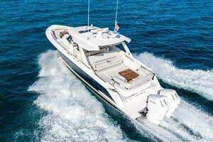 2022 Tiara Yachts 43 LS thumbnail 18