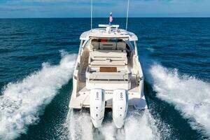 2022 Tiara Yachts 43 LS thumbnail 20