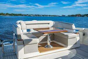 2022 Tiara Yachts 43 LS thumbnail 46
