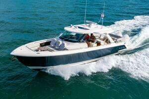 2022 Tiara Yachts 43 LS thumbnail 6