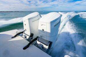 2022 Tiara Yachts 43 LS thumbnail 28