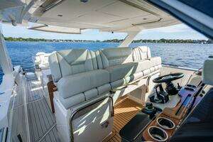 2022 Tiara Yachts 43 LS thumbnail 73