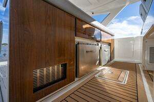 2022 Tiara Yachts 43 LS thumbnail 52