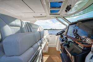 2022 Tiara Yachts 43 LS thumbnail 62