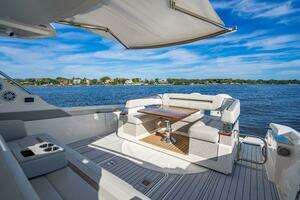 2022 Tiara Yachts 43 LS thumbnail 50
