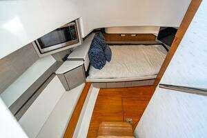 2022 Tiara Yachts 43 LS thumbnail 74