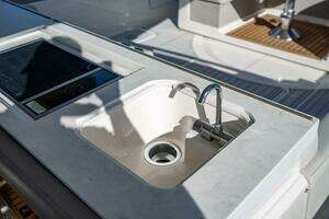 2022 Tiara Yachts 43 LS thumbnail 54