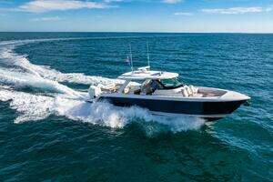 2022 Tiara Yachts 43 LS thumbnail 23