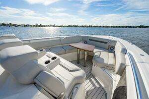 2022 Tiara Yachts 43 LS thumbnail 68