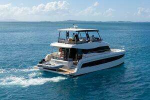 2021 Fountaine Pajot MY44 thumbnail 23