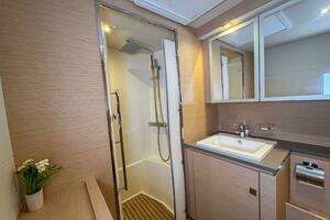 2021 Fountaine Pajot MY44 thumbnail 37