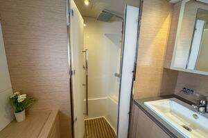 2021 Fountaine Pajot MY44 thumbnail 36