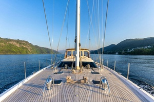 CHAMPAGNE HIPPY 85ft Oyster Yachts Yacht For Sale