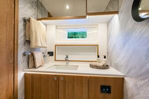 CHAMPAGNE HIPPY 85ft Oyster Yachts Yacht For Sale