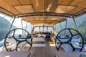 2014 Oyster Yachts Oyster 825 thumbnail 18