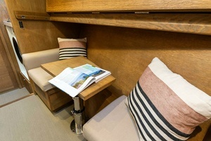 2014 Oyster Yachts Oyster 825 thumbnail 33